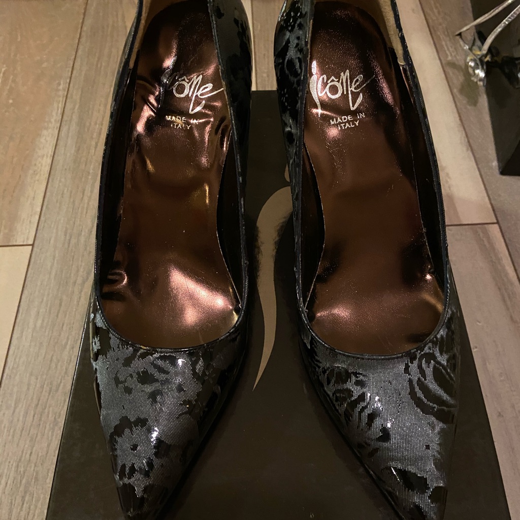Icone Heels ( Brand New)